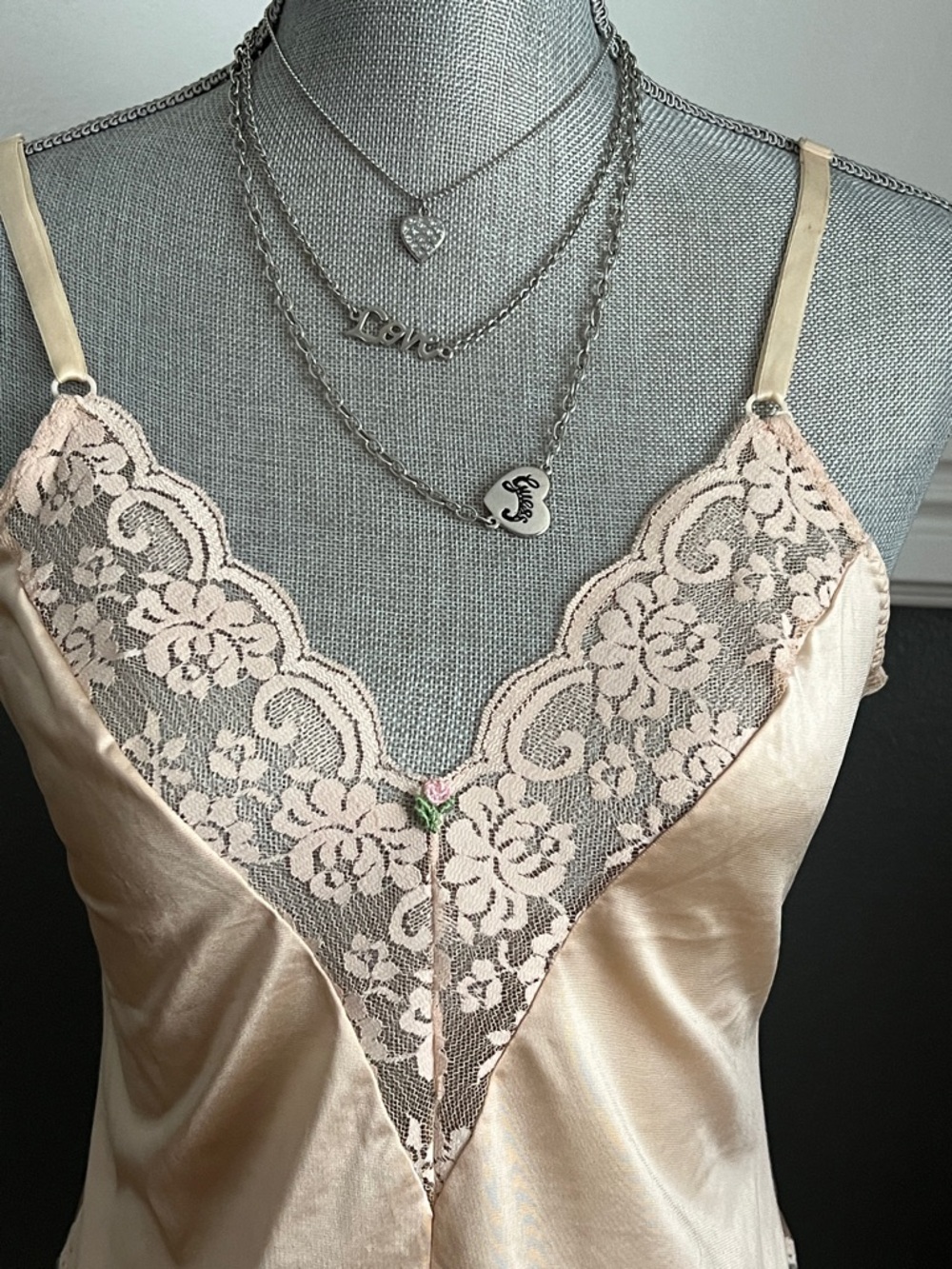 Vintage Maidenform Lace Chantilly Champagne Color Cami - Picture 5 of 12